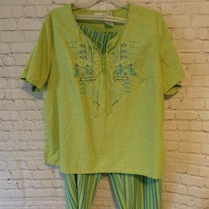 White Stag 2-piece Outfit Size 26/28W - Green